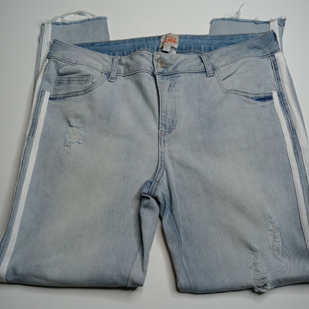 GB Gianni Bini Tuxedo Stripe Raw Step Hem Jeans - Picture 5 of 9